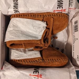 Minnetonka Baby Fringe Bootie (brown) size 2 BNIB